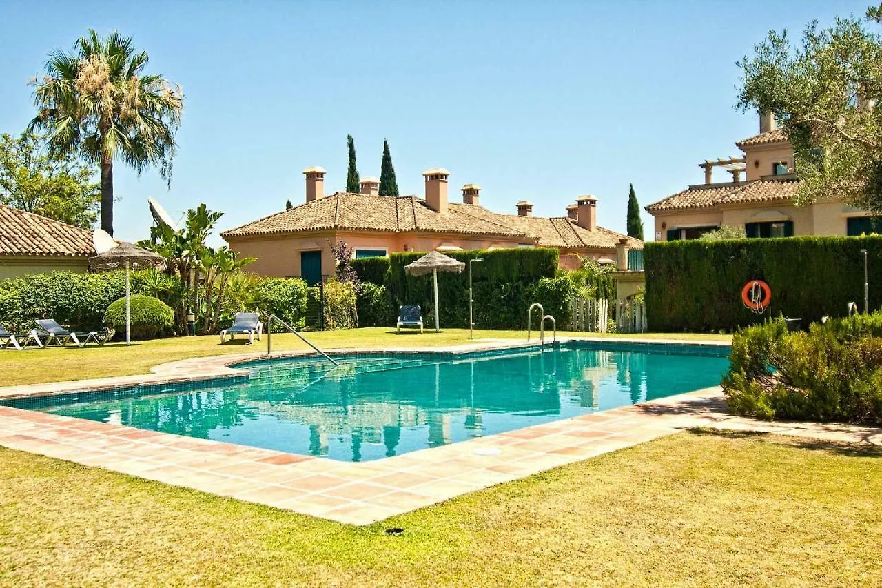 The Fairway Vista, Your Luxury Retreat With A Quiet Pool Pueblo Nuevo de Guadiaro Villa