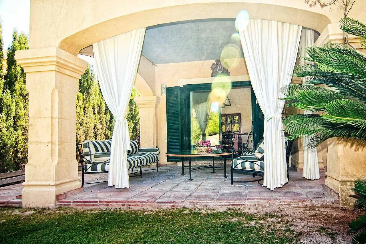 Villa The Fairway Vista, Your Luxury Retreat With A Quiet Pool Pueblo Nuevo de Guadiaro