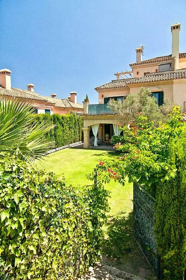 Villa The Fairway Vista, Your Luxury Retreat With A Quiet Pool Pueblo Nuevo de Guadiaro Spain