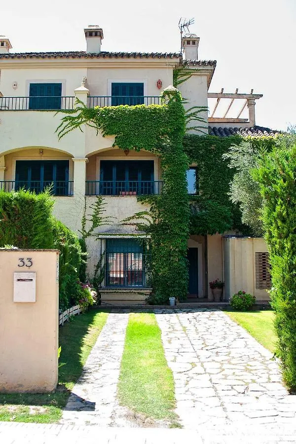 The Fairway Vista, Your Luxury Retreat With A Quiet Pool Pueblo Nuevo de Guadiaro