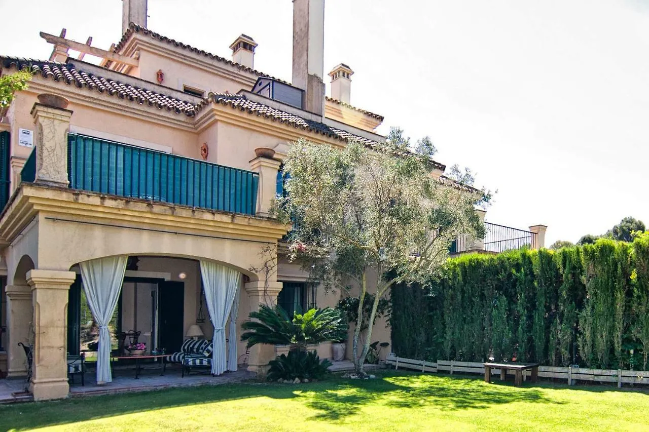 The Fairway Vista, Your Luxury Retreat With A Quiet Pool Pueblo Nuevo de Guadiaro