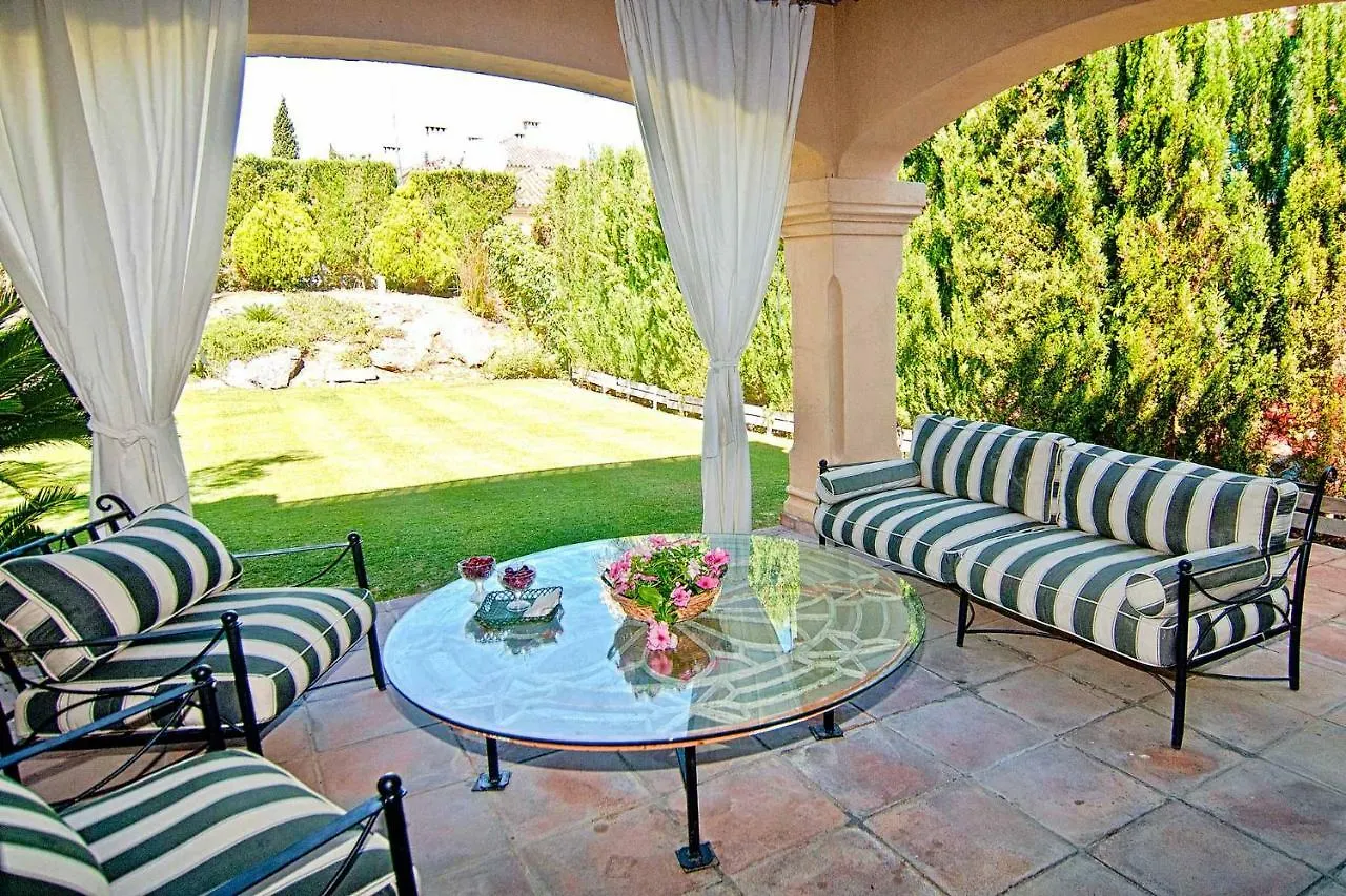Villa The Fairway Vista, Your Luxury Retreat With A Quiet Pool Pueblo Nuevo de Guadiaro