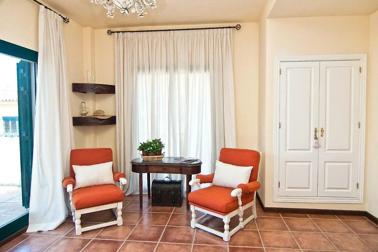 The Fairway Vista, Your Luxury Retreat With A Quiet Pool Pueblo Nuevo de Guadiaro Villa